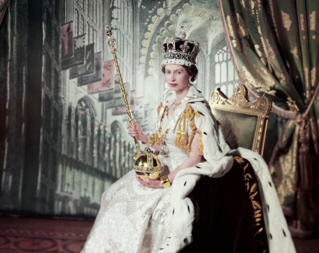 Состоялась коронация английской королевы Елизаветы II